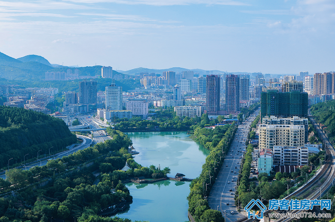 荆门天鹅广场图片 荆门天鹅广场图片