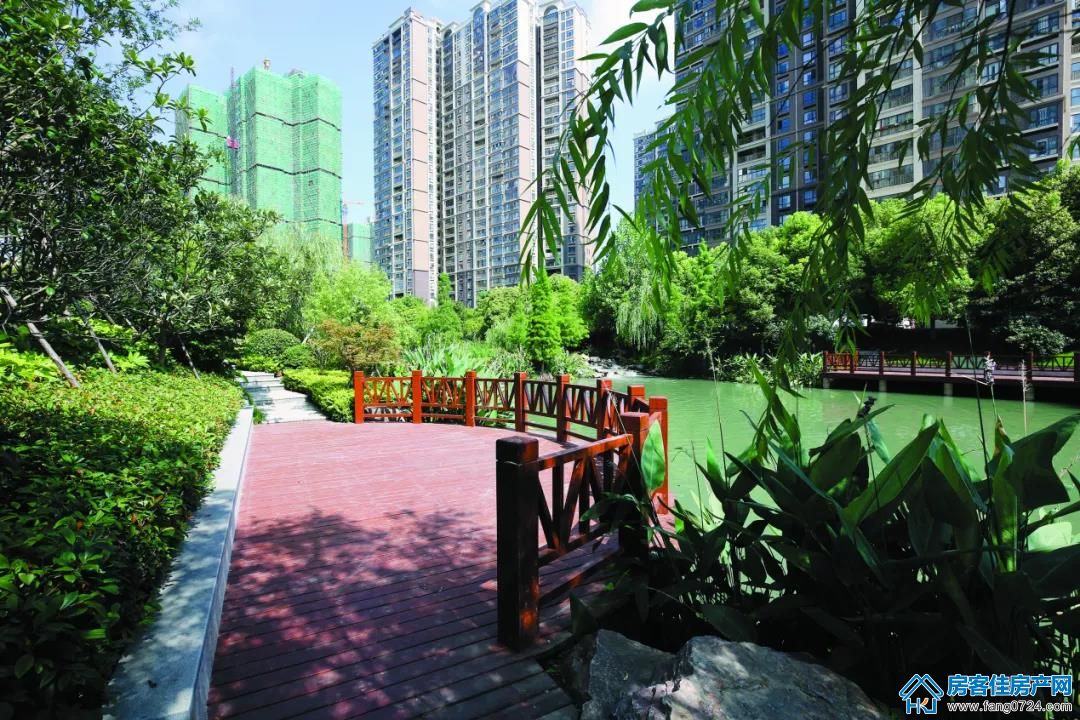 凯旋湾 凯旋湾