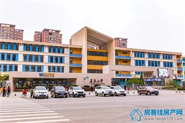 凯旋湾 凯旋湾