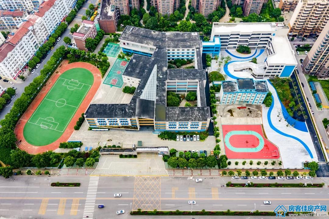 凯旋湾 凯旋湾